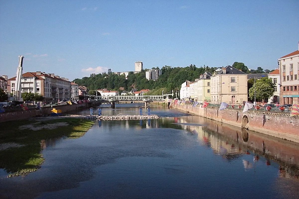 Épinal vue depuis l'espace public