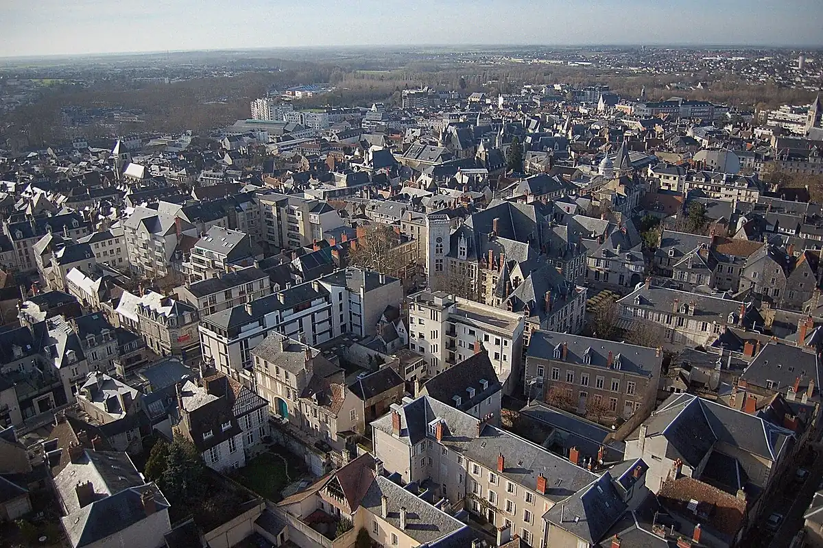 Bourges vue depuis l'espace public